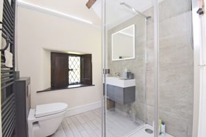 Shower room- click for photo gallery